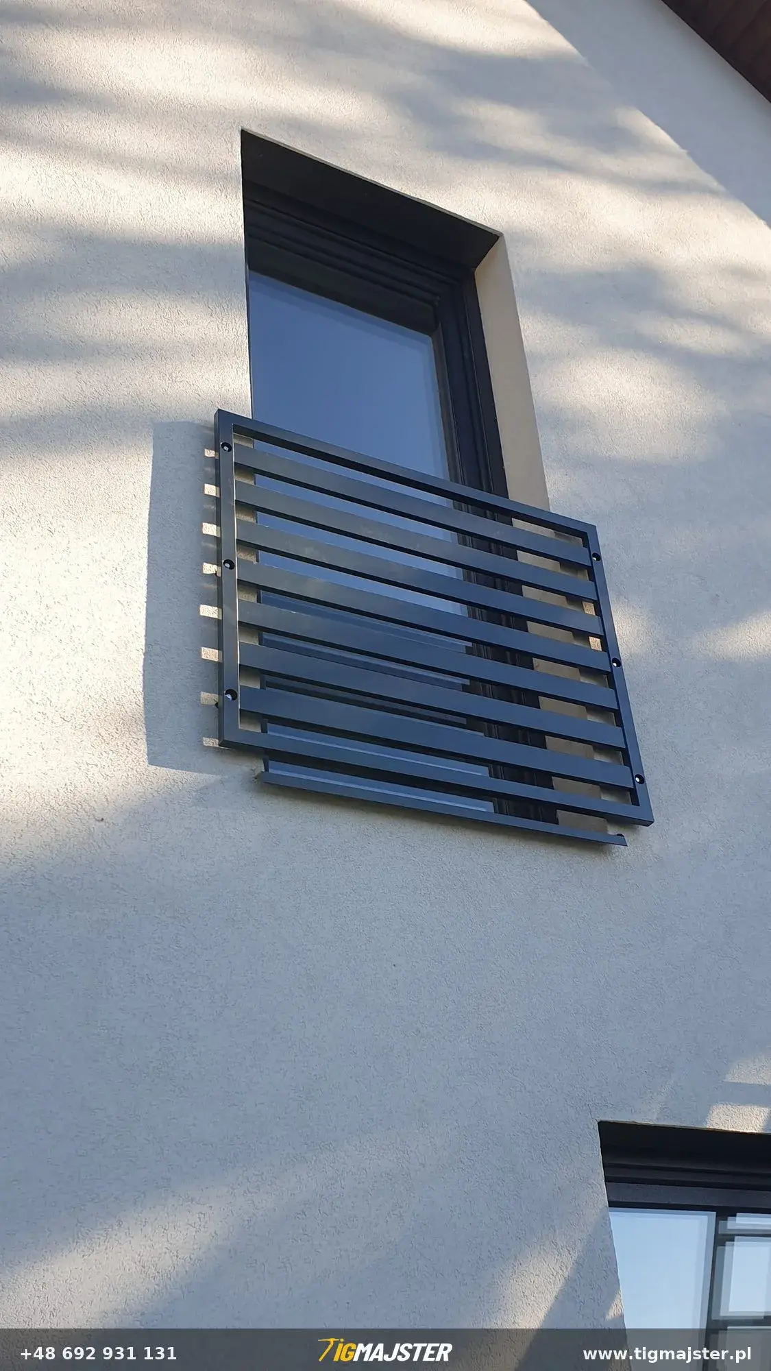 Balustrady natynkowe — Poręcze i balustrady