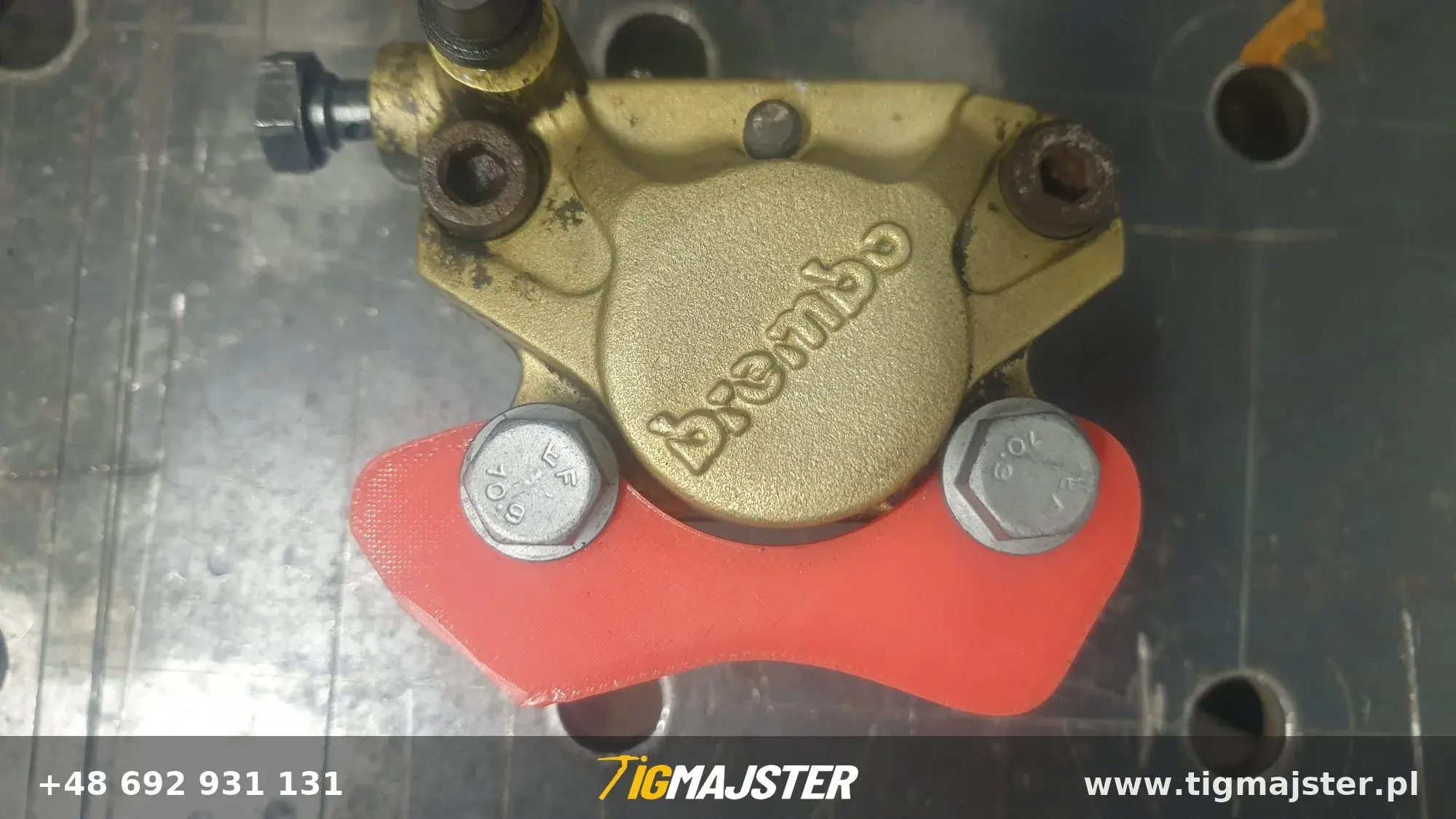 Modyfikacja i naprawa aluminiowego wachacza motocykla — Spawanie aluminium