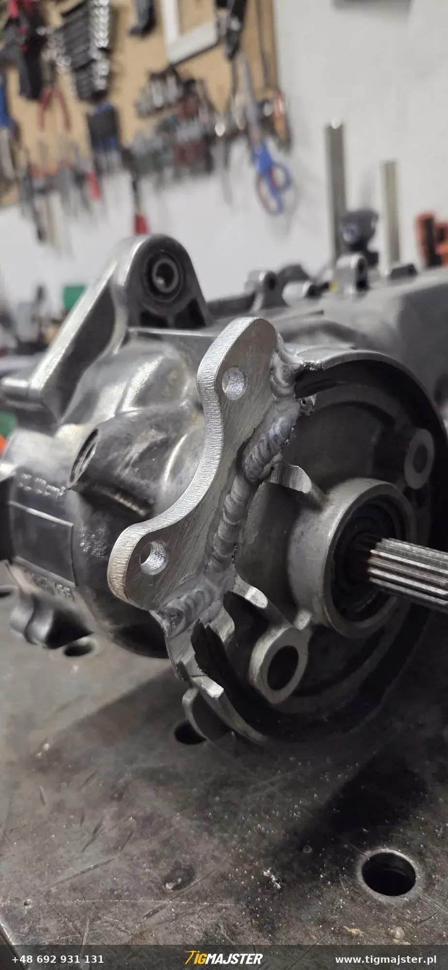 Modyfikacja i naprawa aluminiowego wachacza motocykla — Spawanie aluminium