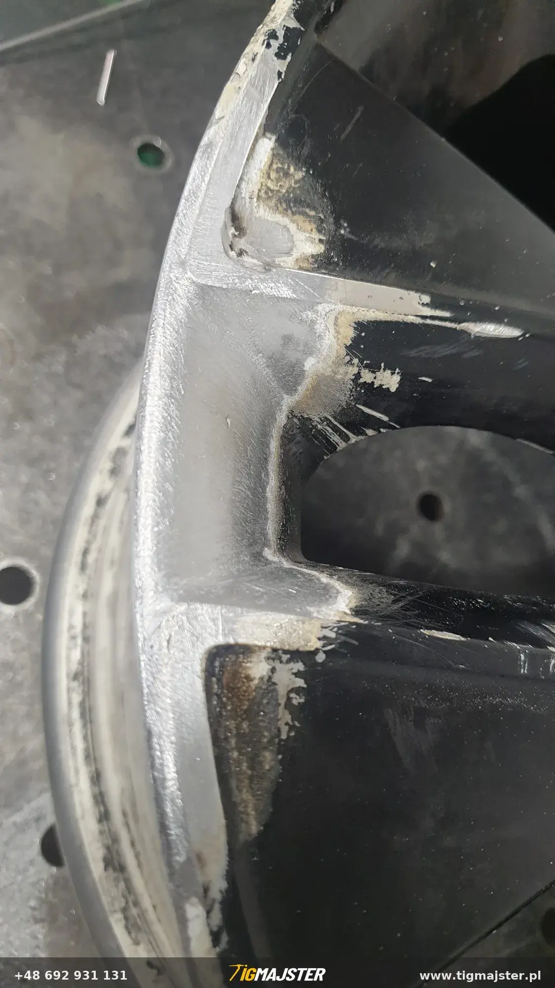 Naprawa felgi aluminiowej BMW