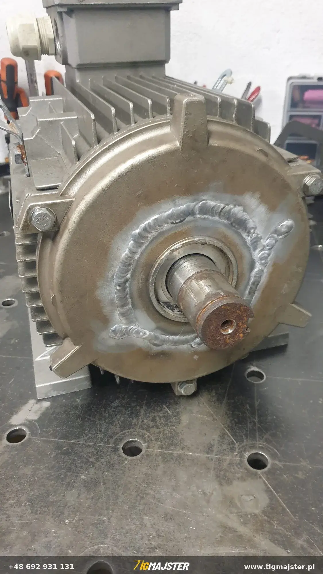 Naprawa obudowy silnika — Spawanie aluminium