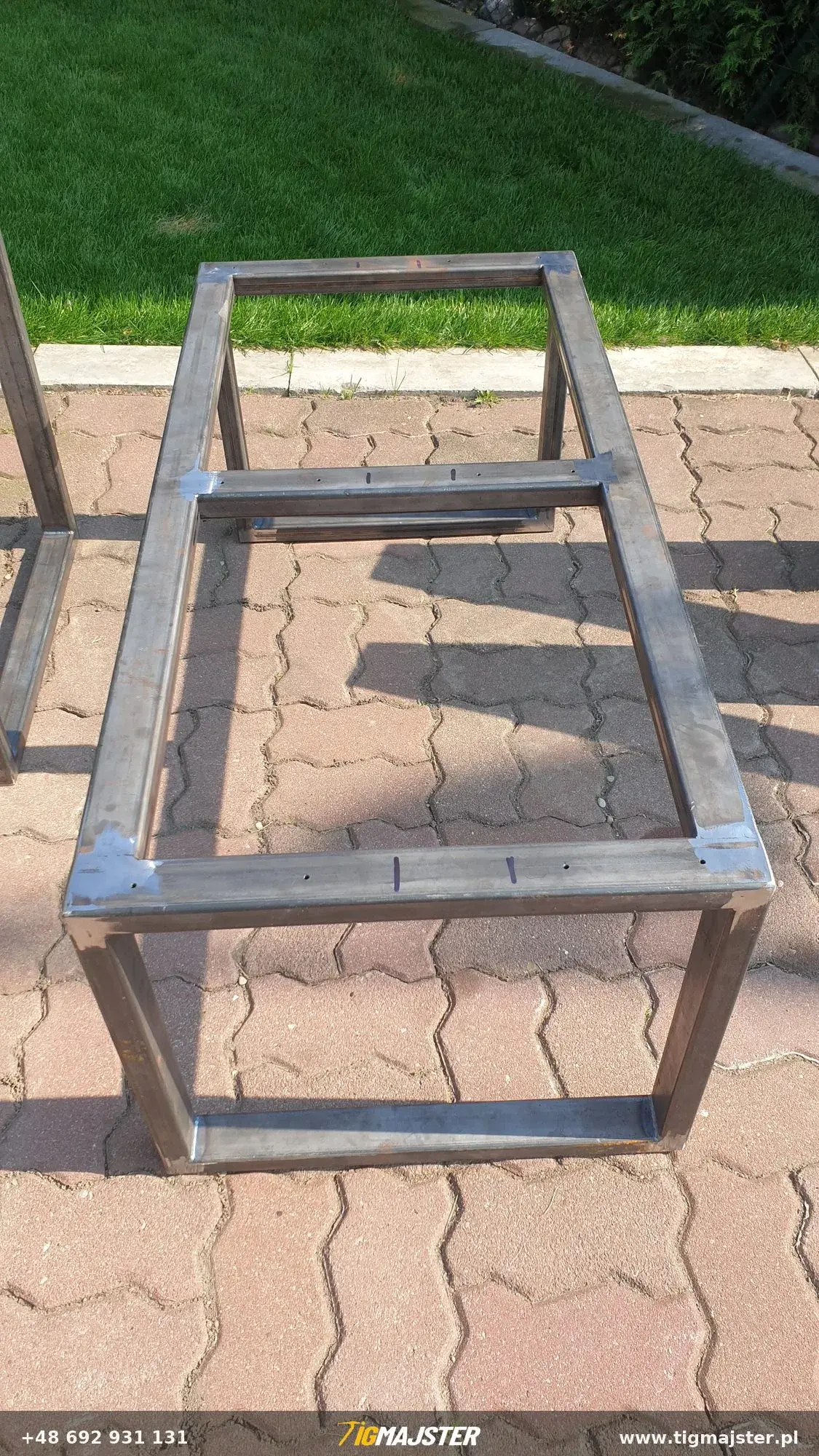 Nogi do blatów z drewna i żywicy — Meble spawane loft