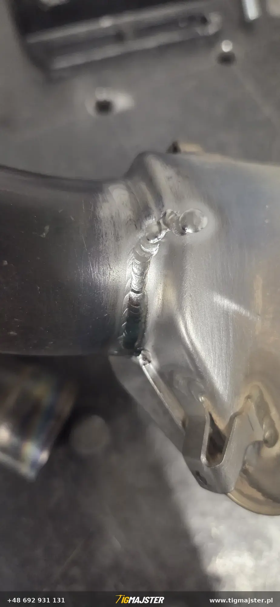 Spawanie tytanowego tłumika AKRAPOVIČ — Spawanie tytanu